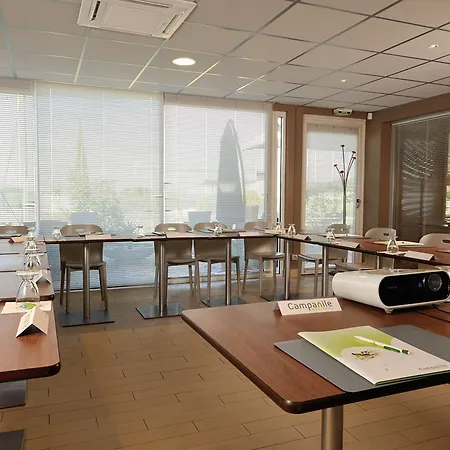 Campanile A7 3* Bollène